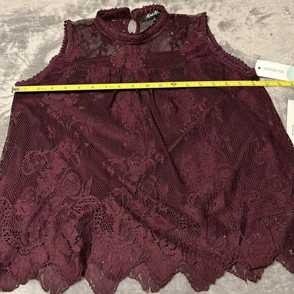 Alice Blue Lace Sleeveless Blouse. Small - Picture 5 of 6